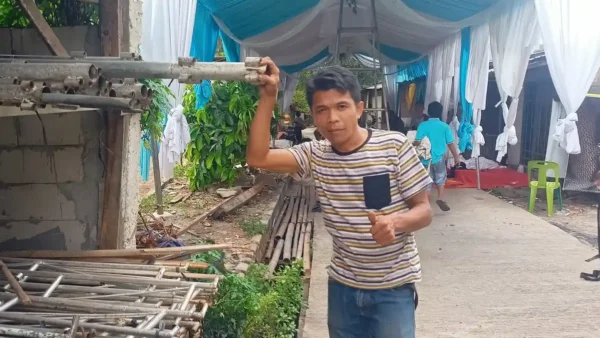Pengusaha tenda