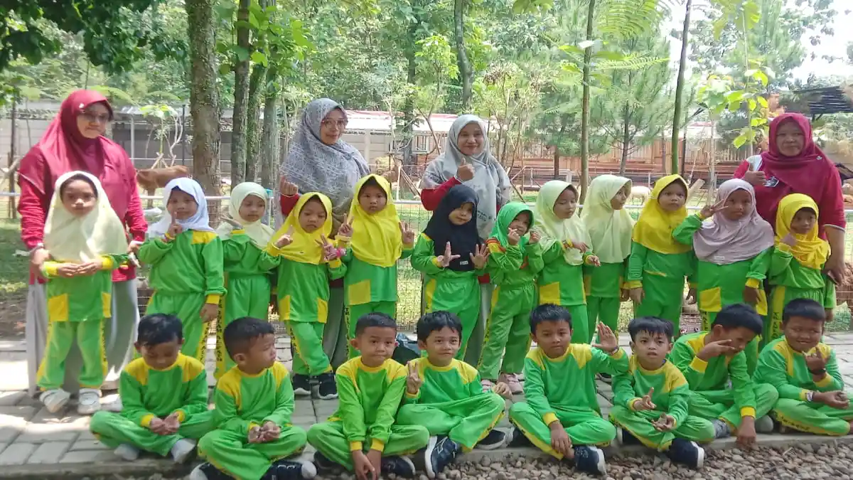 outing class TK Islam Al Fath Bekasi
