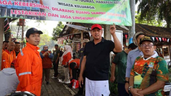 WCD 2025 di Bekasi, Warga dan ASN Turun Bebersih Lingkungan