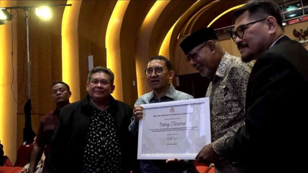 Enteng Tanamal Luncurkan Buku Hak Cipta di Usia 81 Tahun: “Musik Itu Industri, Bukan Sekadar Hiburan”