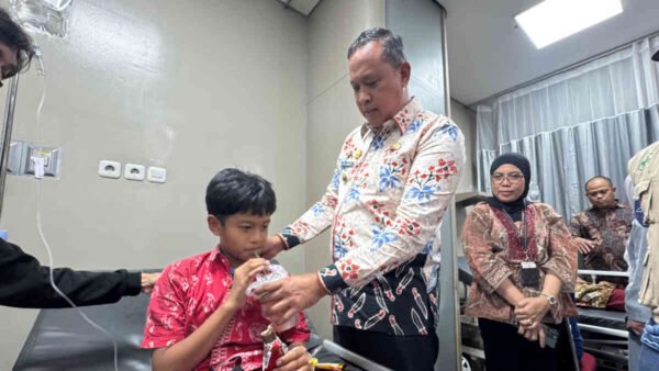 Dari “Makan Bergizi Gratis” Jadi “Makan Bakteri Gratis”: Anak-anak Bekasi Dapat Bonus Bakteri Tanpa Tambahan Biaya
