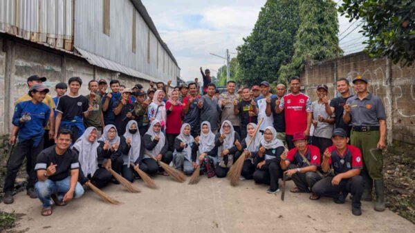 RW 04 Cikiwul Punya “Program Mingguan”: Dari Sembako, Penyuluhan, Sampai Sapu Jalanan