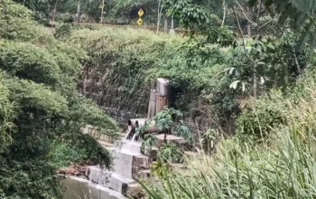 Tim Patroli DLH Jabar Kecolongan, Dua Pabrik di Jatisampurna Kembali Cemari Kali Cikeas