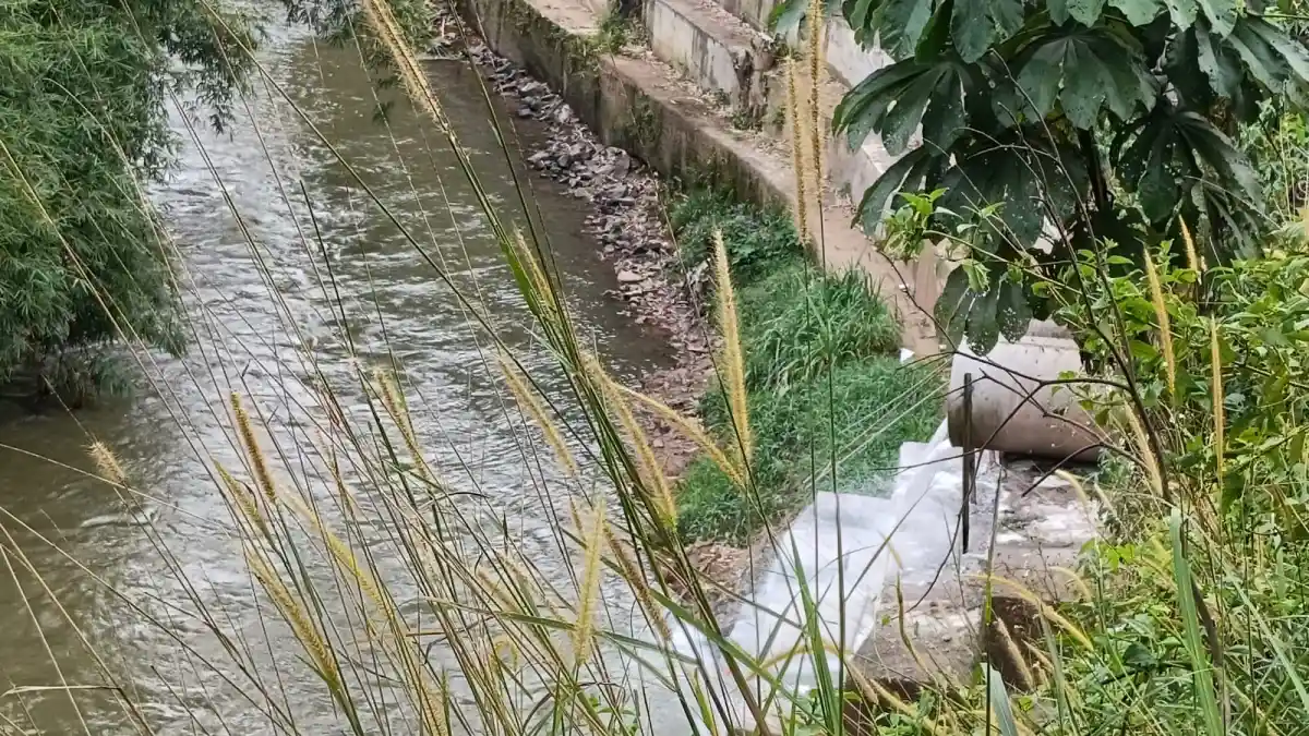 Pabrik bakso di Jatisampurna