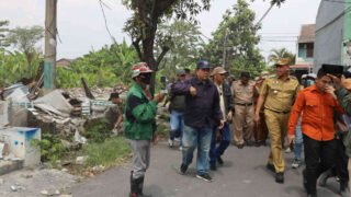 Ratusan Bangli Permanen di Wisma Asri Teluk Pucung, Diratakan!