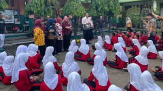 Respons Cepat Dugaan Korupsi Dana Sekolah, Wali Kota Bekasi Sidak SDN Jakasetia IV