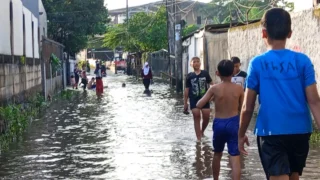 Wisata air dadakan di Cikunir