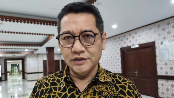 Setahun Tri-Haris, Fraksi Golkar Angkat Topi