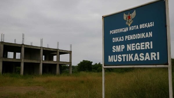 Sekolah Negeri Mustikasari Mangkrak: Eksekutif Bekasi Dinilai Abai, Anak Didik Jadi Korban